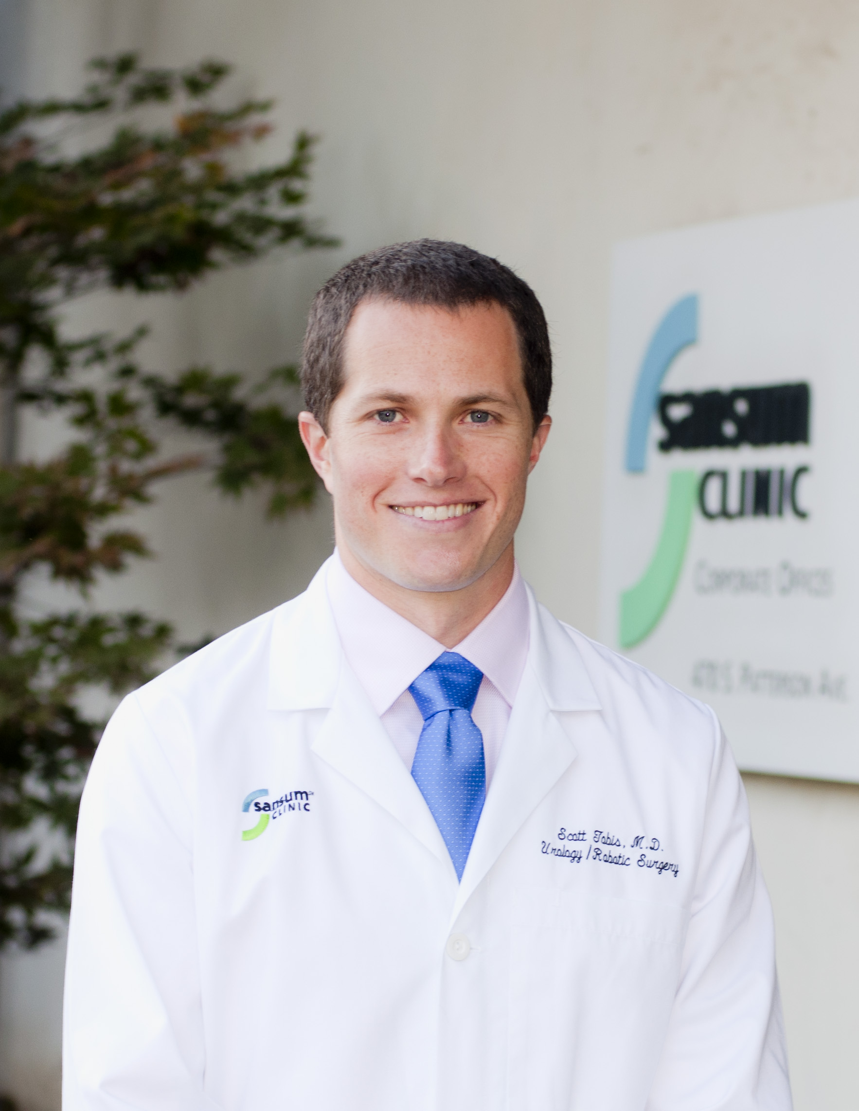 Photo of Dr. Scott Tobis