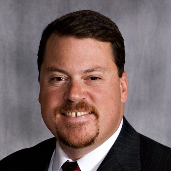 Photo of Dr. Craig Peterson