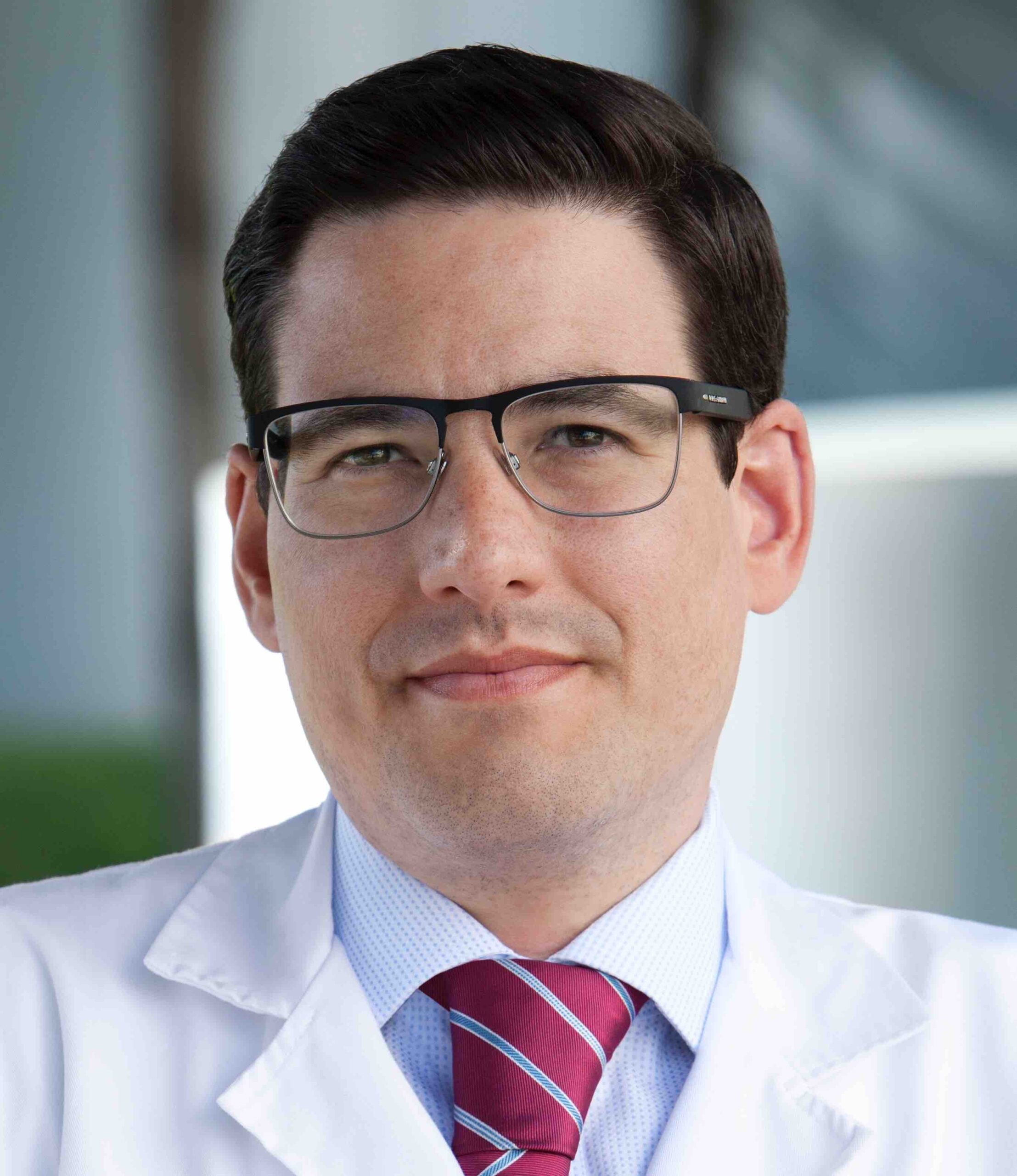 Photo of Dr. Enrique Mora